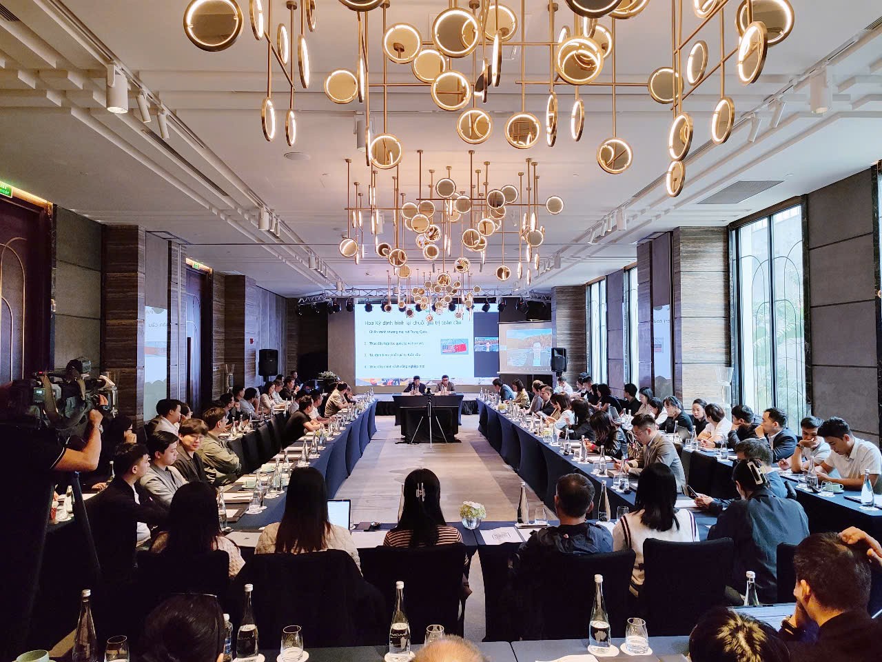 Toàn cảnh buổi Tọa đàm Ngành gỗ Việt Nam trước thay đổi của thị trường xuất khẩu Toàn cảnh buổi Tọa đàm Ngành gỗ Việt Nam trước thay đổi của thị trường xuất khẩu