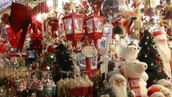 Mê mẩn không khí Giáng sinh trên phố Hàng Mã