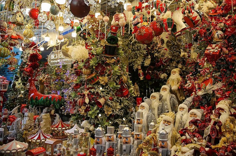 Mê mẩn không khí Giáng sinh trên phố Hàng Mã