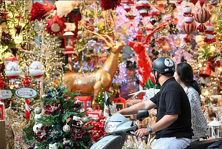 Mê mẩn không khí Giáng sinh trên phố Hàng Mã