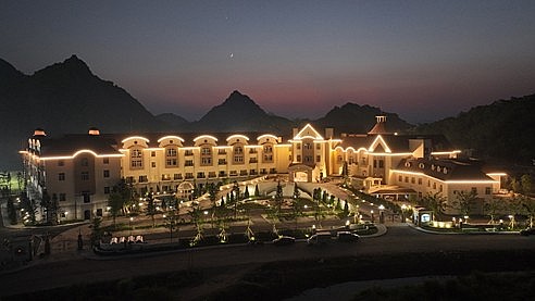 Khách sạn cao cấp Legend Valley Hotel nằm trong khu phức hợp thể thao và du lịch Legend Valley Country Club lung linh huyền ảo hòa quyện với phong cảnh tuyệt đẹp của vùng đất Hà Nam Khách sạn cao cấp Legend Valley Hotel nằm trong khu phức hợp thể thao và du lịch Legend Valley Country Club lung linh huyền ảo hòa quyện với phong cảnh tuyệt đẹp của vùng đất Hà Nam