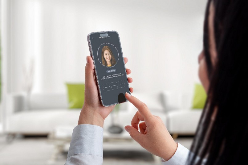 Khách hàng có thể cập nhật, đối chiếu khớp đúng thông tin sinh trắc học trên ứng dụng SHB Mobile/SHB SAHA hoặc tại các quầy giao dịch trên toàn quốc Khách hàng có thể cập nhật, đối chiếu khớp đúng thông tin sinh trắc học trên ứng dụng SHB Mobile/SHB SAHA hoặc tại các quầy giao dịch trên toàn quốc