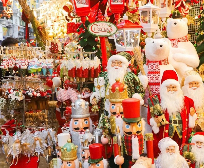 "Thủ phủ" bán đồ trang trí ở Hà Nội vẫn ảm đạm trước Giáng sinh "Thủ phủ" bán đồ trang trí ở Hà Nội vẫn ảm đạm trước Giáng sinh