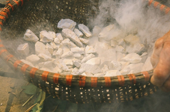 "Cạp đất mà ăn" ngỡ đùa nhưng có thật, còn là đặc sản Vĩnh Phúc "Cạp đất mà ăn" ngỡ đùa nhưng có thật, còn là đặc sản Vĩnh Phúc