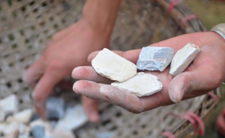 "Cạp đất mà ăn" ngỡ đùa nhưng có thật, còn là đặc sản Vĩnh Phúc "Cạp đất mà ăn" ngỡ đùa nhưng có thật, còn là đặc sản Vĩnh Phúc