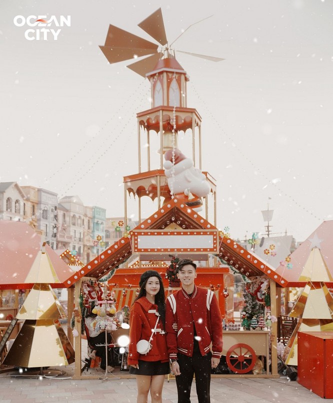 Không chỉ thưởng thức âm nhạc, các “Gai con” cũng bội thu ảnh và trải nghiệm tại Vinhomes Ocean Park 3