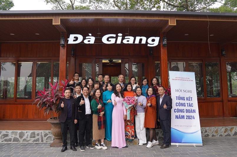 Đại biểu tham dự Hội nghị tổng kết công tác công đoàn năm 2024 tại Ba Vì, Thành phố Hà Nội