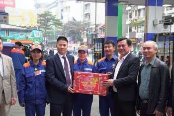 2.800 cửa hàng xăng dầu trên toàn quốc bán xuyên Tết