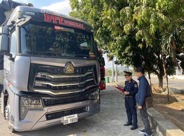 Cửa khẩu quốc tế Lao Bảo cũng đã thông quan chuyến hàng đầu tiên của năm mới Ất Tỵ 2025 ẢNH: B.H Cửa khẩu quốc tế Lao Bảo cũng đã thông quan chuyến hàng đầu tiên của năm mới Ất Tỵ 2025 ẢNH: B.H