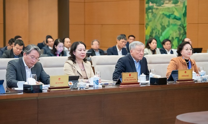 Các vị đại biểu tham dự Phiên họp Các vị đại biểu tham dự Phiên họp