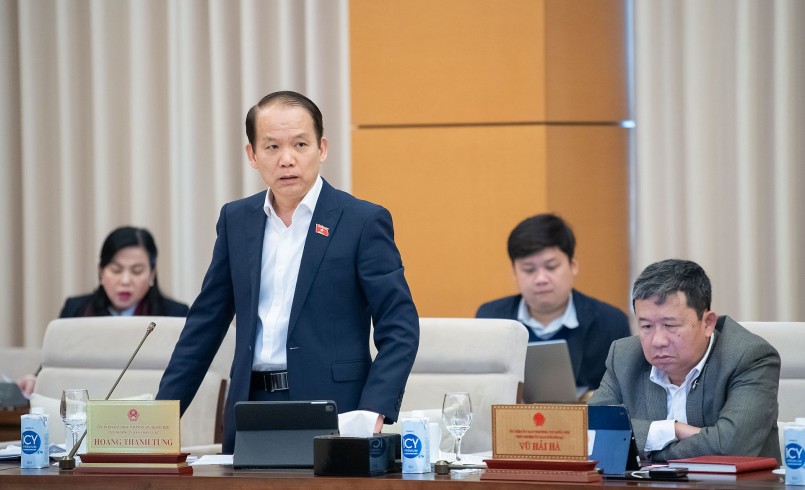 Chủ nhiệm Ủy ban Pháp luật Hoàng Thanh Tùng Chủ nhiệm Ủy ban Pháp luật Hoàng Thanh Tùng