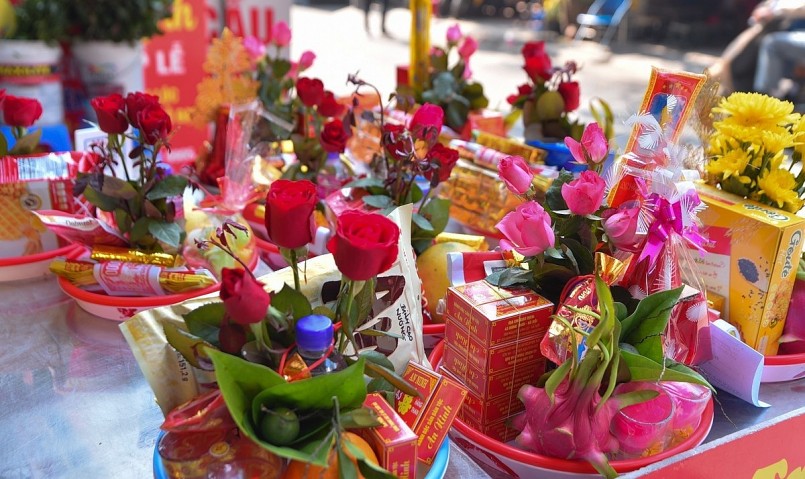 Giới trẻ đua nhau đi chùa Hà cầu duyên “thoát ế“ trước Valentine Giới trẻ đua nhau đi chùa Hà cầu duyên “thoát ế“ trước Valentine