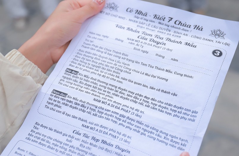 Giới trẻ đua nhau đi chùa Hà cầu duyên “thoát ế“ trước Valentine Giới trẻ đua nhau đi chùa Hà cầu duyên “thoát ế“ trước Valentine