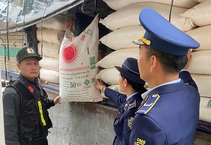 Hình ảnh kiểm tra xe hàng. Hình ảnh kiểm tra xe hàng.