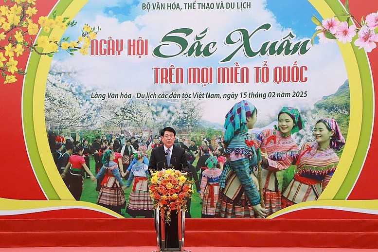 Chủ tịch nước Lương Cường phát biểu tại ngày hội Sắc Xuân trên mọi miền Tổ quốc Chủ tịch nước Lương Cường phát biểu tại ngày hội Sắc Xuân trên mọi miền Tổ quốc