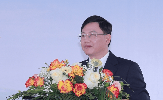 Phó Chủ tịch UBND tỉnh Mai Xuân Liêm phát biểu tại buổi lễ Phó Chủ tịch UBND tỉnh Mai Xuân Liêm phát biểu tại buổi lễ