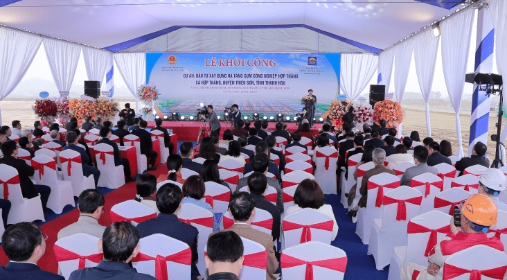 Toàn cảnh tại buổi lễ Toàn cảnh tại buổi lễ