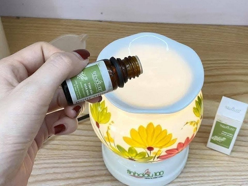 Thời tiết nồm ẩm kéo dài, đèn xông tinh dầu bỗng chốc trở nên đắt hàng Thời tiết nồm ẩm kéo dài, đèn xông tinh dầu bỗng chốc trở nên đắt hàng