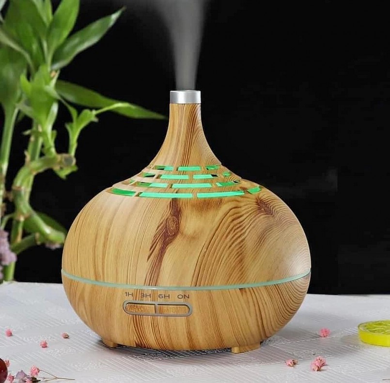 Thời tiết nồm ẩm kéo dài, đèn xông tinh dầu bỗng chốc trở nên đắt hàng Thời tiết nồm ẩm kéo dài, đèn xông tinh dầu bỗng chốc trở nên đắt hàng