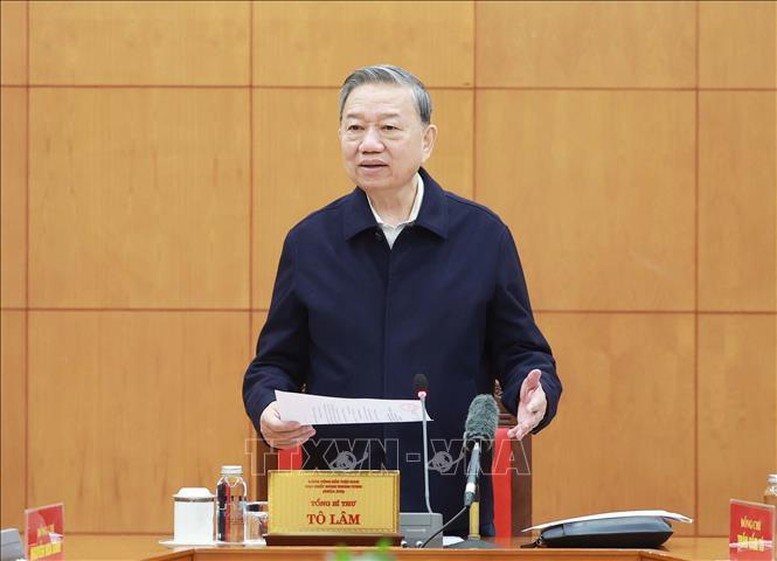 Tổng Bí thư Tô Lâm yêu cầu, các báo cáo phải viết theo hướng hành động và triển khai ngay vào thực tiễn để các tầng lớp nhân dân, cán bộ, đảng viên có niềm tin và thấy rõ mục tiêu đặt ra là có cơ sở và thực hiện được - Ảnh: TTXVN Tổng Bí thư Tô Lâm yêu cầu, các báo cáo phải viết theo hướng hành động và triển khai ngay vào thực tiễn để các tầng lớp nhân dân, cán bộ, đảng viên có niềm tin và thấy rõ mục tiêu đặt ra là có cơ sở và thực hiện được - Ảnh: TTXVN