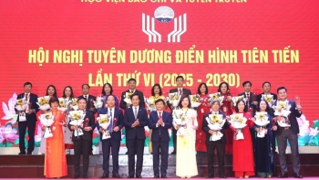 Phát huy sức mạnh tập thể, cá nhân, hướng tới kỷ nguyên mới