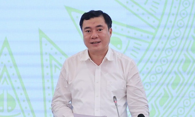 Thứ trưởng Công Thương Nguyễn Sinh Nhật Tân trả lời tại họp báo, ngày 5/3. Ảnh: VGP Thứ trưởng Công Thương Nguyễn Sinh Nhật Tân trả lời tại họp báo, ngày 5/3. Ảnh: VGP