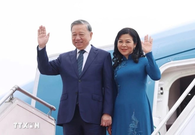 Tổng Bí thư Tô Lâm và Phu nhân rời Jakarta, lên đường thăm chính thức Cộng hòa Singapore. Ảnh: Thống Nhất – TTXVN