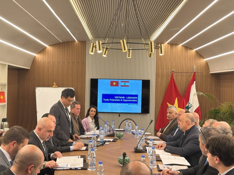 Phụ trách Thương vụ Nguyễn Duy Hưng trình bày tại Hội thảo XTTM “Việt Nam-Lebanon: Tiềm năng thương mại và cơ hội” ngày 12/3/2025 Phụ trách Thương vụ Nguyễn Duy Hưng trình bày tại Hội thảo XTTM “Việt Nam-Lebanon: Tiềm năng thương mại và cơ hội” ngày 12/3/2025