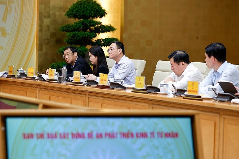 Ban Chỉ đạo đã thảo luận về cơ sở chính trị, cơ sở pháp lý, cơ sở thực tiễn của việc xây dựng Đề án; kết cấu Đề án; các nội dung chính của Đề án... - Ảnh: VGP/Nhật Bắc Ban Chỉ đạo đã thảo luận về cơ sở chính trị, cơ sở pháp lý, cơ sở thực tiễn của việc xây dựng Đề án; kết cấu Đề án; các nội dung chính của Đề án... - Ảnh: VGP/Nhật Bắc