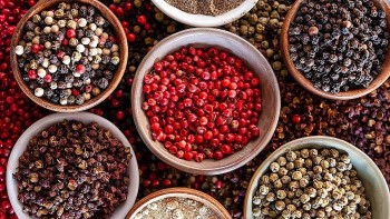 Giá tiêu tăng giảm trái chiều giữa các địa phương