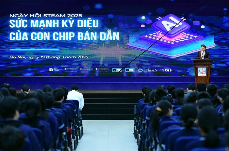 Ngày hội STEAM của Trường Nguyễn Siêu khơi dậy niềm đam mê nghiên cứu khoa học của các em học sinh.