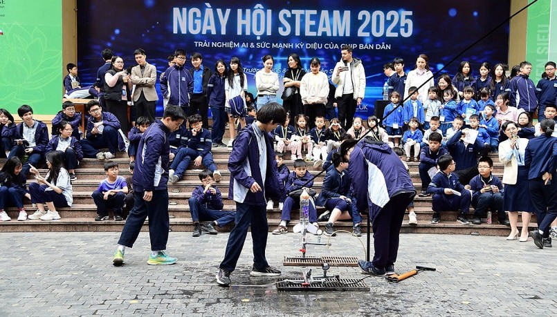 Ngày hội STEAM 2025 còn thu hút nhiều sản phẩm nghiên cứu ứng dụng khoa học khác.
