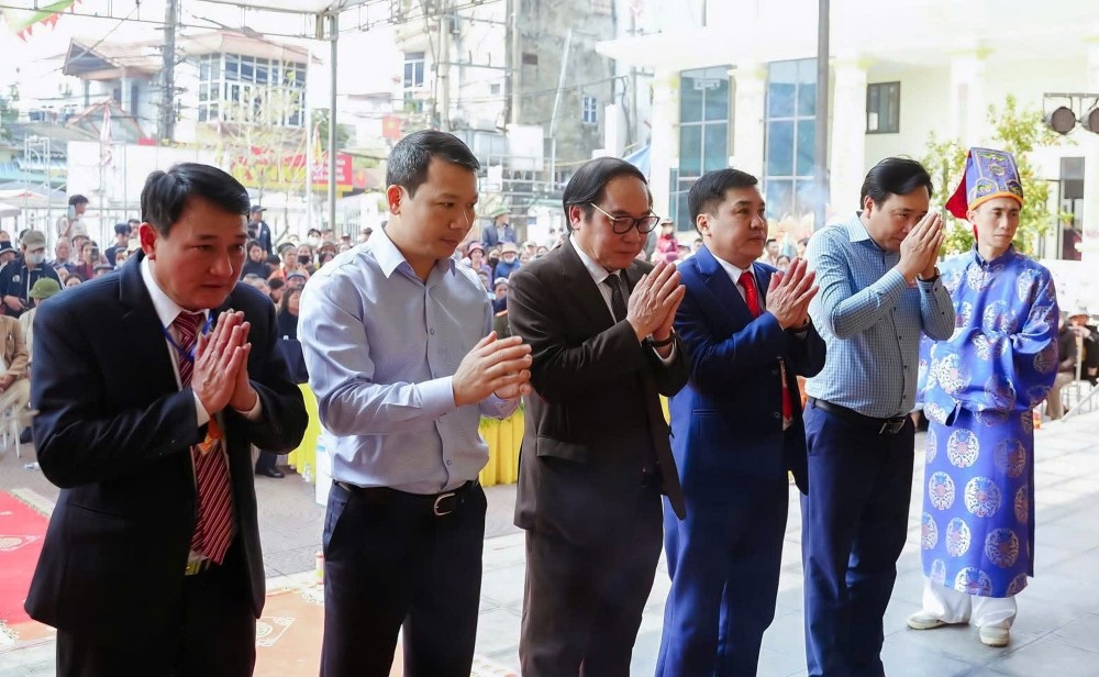 Thanh Hóa: Hàng nghìn người dân nô nức tham gia Lễ hội Cầu Ngư