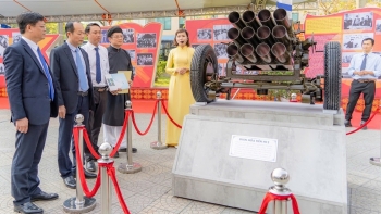 Trưng bày hơn 500 hiện vật chuyên đề “95 năm dưới cờ Đảng quang vinh”