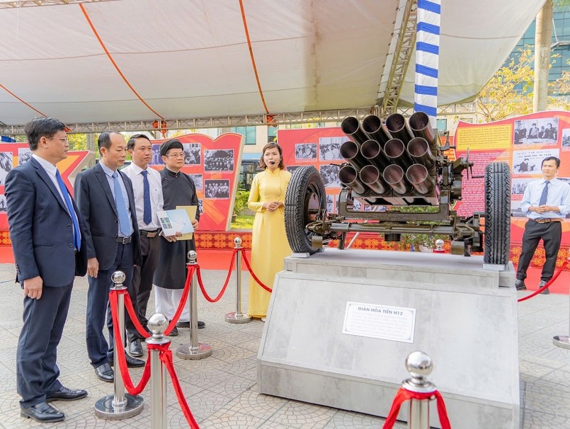 Trưng bày 500 hiện vật kỷ niệm 95 năm Đảng