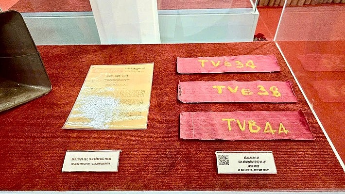 ùng với các hiện vật về quá trình phát triển của tỉnh Lâm Đồng trong 5 năm kể từ sau ngày 30/4/1975.