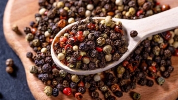 Giá tiêu đi ngang, cao nhất 160.000 đồng/kg