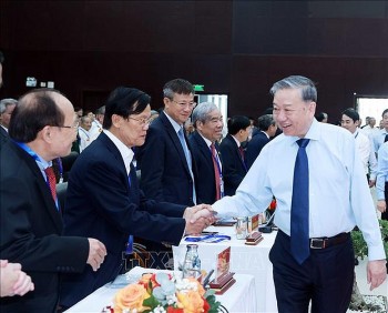 Tổng Bí thư Tô Lâm gặp mặt cán bộ lão thành cách mạng, người có công tiêu biểu