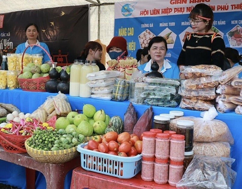 Độc đáo lễ cúng cầu mưa trên đỉnh núi thần Chư Tao Yang Độc đáo lễ cúng cầu mưa trên đỉnh núi thần Chư Tao Yang