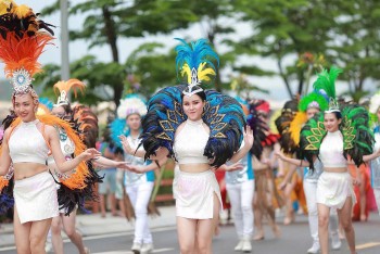 "Bùng nổ" Carnaval Hạ Long 2025 với màn đại tiệc rực rỡ