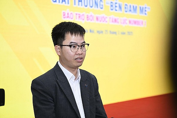 TS. Phạm Huy Hiệu được vinh danh tại giải thưởng Bền Đam Mê với dự án “Hệ thống AI dự đoán nguy cơ đột quỵ và kiểm soát huyết áp cá thể hóa” hợp tác cùng Viện Tim mạch Việt Nam (Bệnh viện Bạch Mai) TS. Phạm Huy Hiệu được vinh danh tại giải thưởng Bền Đam Mê với dự án “Hệ thống AI dự đoán nguy cơ đột quỵ và kiểm soát huyết áp cá thể hóa” hợp tác cùng Viện Tim mạch Việt Nam (Bệnh viện Bạch Mai)