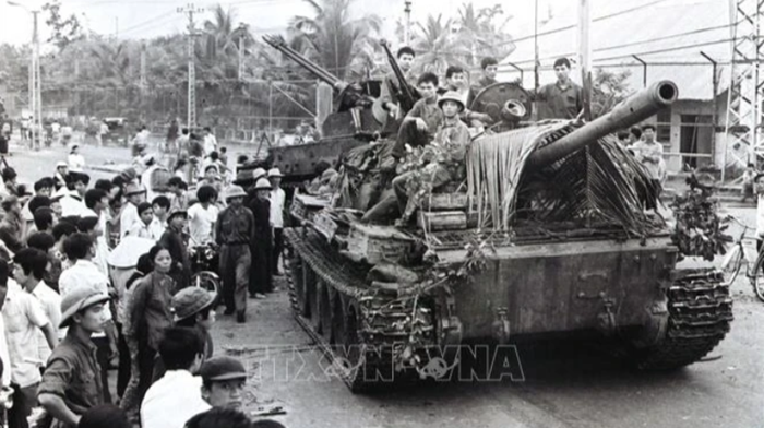 Xe tăng quân giải phóng tiến vào giải phóng Nha Trang (Khánh Hòa), ngày 2/4/1975. (Ảnh: Tư liệu TTXVN) Xe tăng quân giải phóng tiến vào giải phóng Nha Trang (Khánh Hòa), ngày 2/4/1975. (Ảnh: Tư liệu TTXVN)