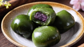 Bánh ngải Lạng Sơn vỏ xanh mềm mịn, ngọt ngào bên trong