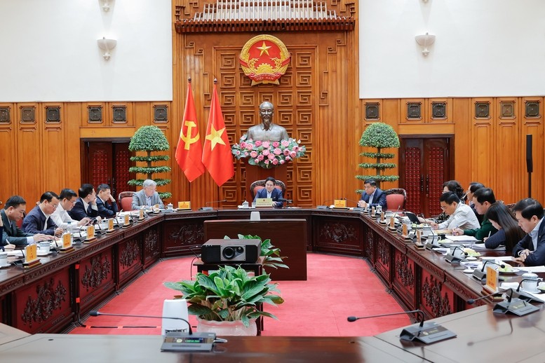 Thủ tướng Phạm Minh Chính chủ trì cuộc họp của Thường trực Chính phủ với các bộ, ngành đánh giá tình hình, thảo luận về các giải pháp trước mắt và lâu dài sau khi phía Hoa Kỳ vừa công bố áp thuế đối ứng với hàng hóa đến từ nhiều quốc gia, trong đó có Việt Nam - Ảnh: VGP/