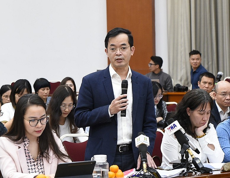  Ông Trương Bá Tuấn - Phó Cục trưởng Cục Quản lý, giám sát chính sách thuế, phí và lệ phí thông tin về việc Hoa Kỳ áp thuế 46% đối với hàng hóa xuất khẩu từ Việt Nam.