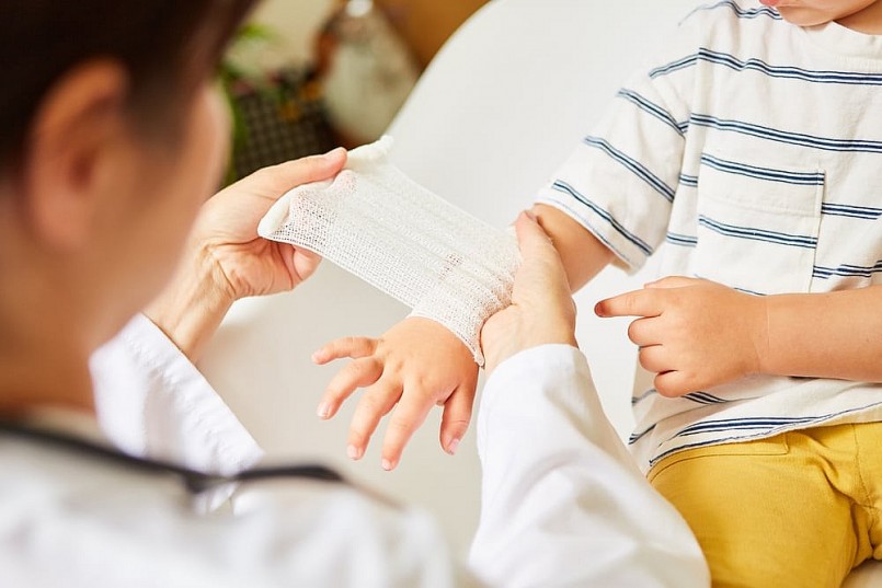 Cho trẻ đi lễ hội nên chuẩn bị những gì, nếu gặp sự cố cần phải xử lý ra sao? Cho trẻ đi lễ hội nên chuẩn bị những gì, nếu gặp sự cố cần phải xử lý ra sao?