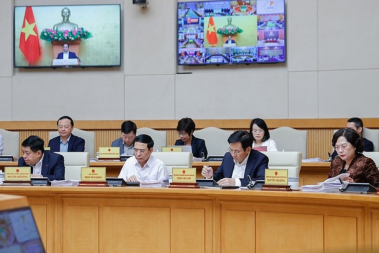 Các đồng chí Ủy viên Bộ Chính trị, Ủy viên Trung ương Đảng, lãnh đạo các bộ, ngành, cơ quan Trung ương và địa phương dự và phát biểu tại hội nghị - Ảnh: VGP/Nhật Bắc Các đồng chí Ủy viên Bộ Chính trị, Ủy viên Trung ương Đảng, lãnh đạo các bộ, ngành, cơ quan Trung ương và địa phương dự và phát biểu tại hội nghị - Ảnh: VGP/Nhật Bắc