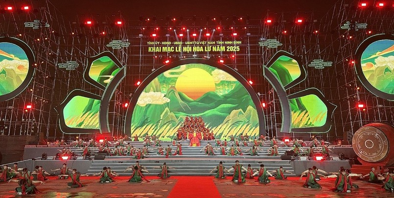 Một số tiết mục trong chương trình khai mạc Lễ hội Hoa Lư.