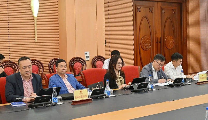 Các đại biểu tham dự Phiên họp