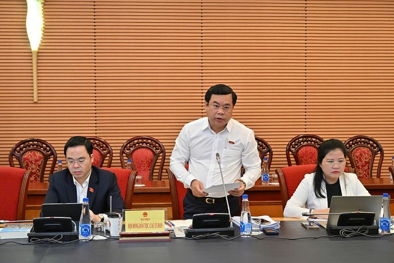 Ủy viên là ĐBQH hoạt động chuyên trách tại Ủy ban Khoa học, Công nghệ và Môi trường Vương Quốc Thắng